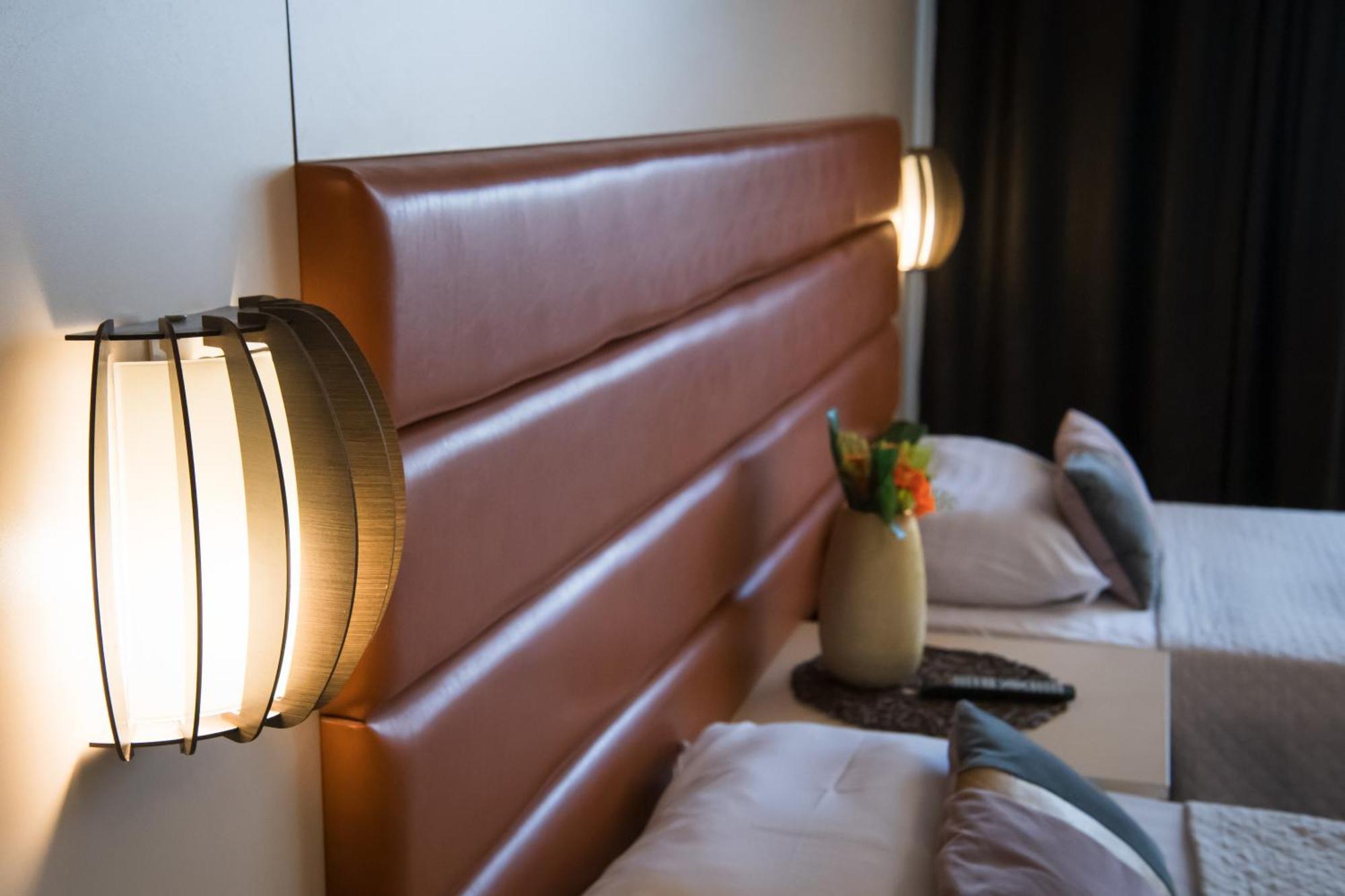 Mbi Travel Inn Craiova Exteriér fotografie