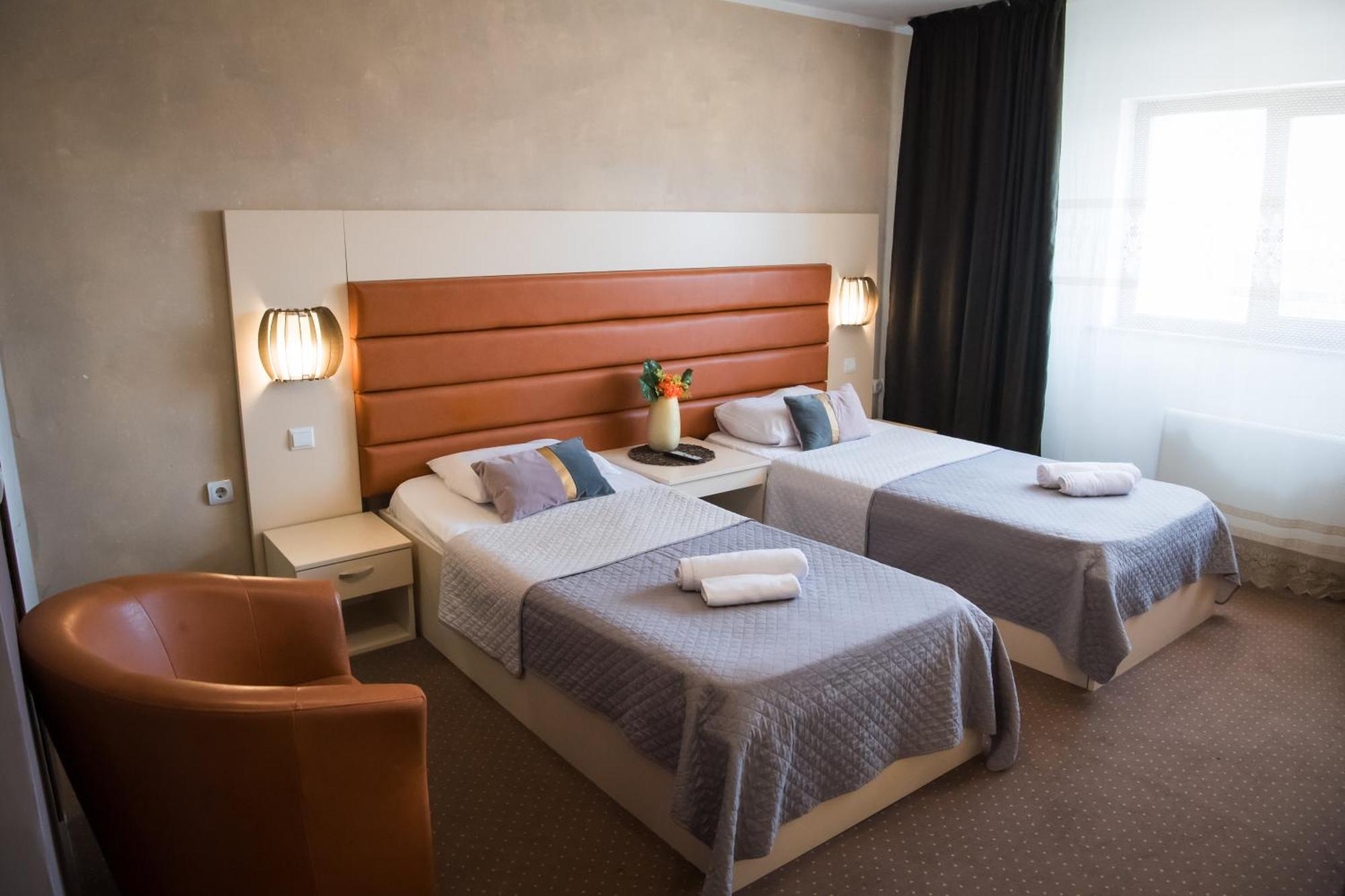 Mbi Travel Inn Craiova Exteriér fotografie