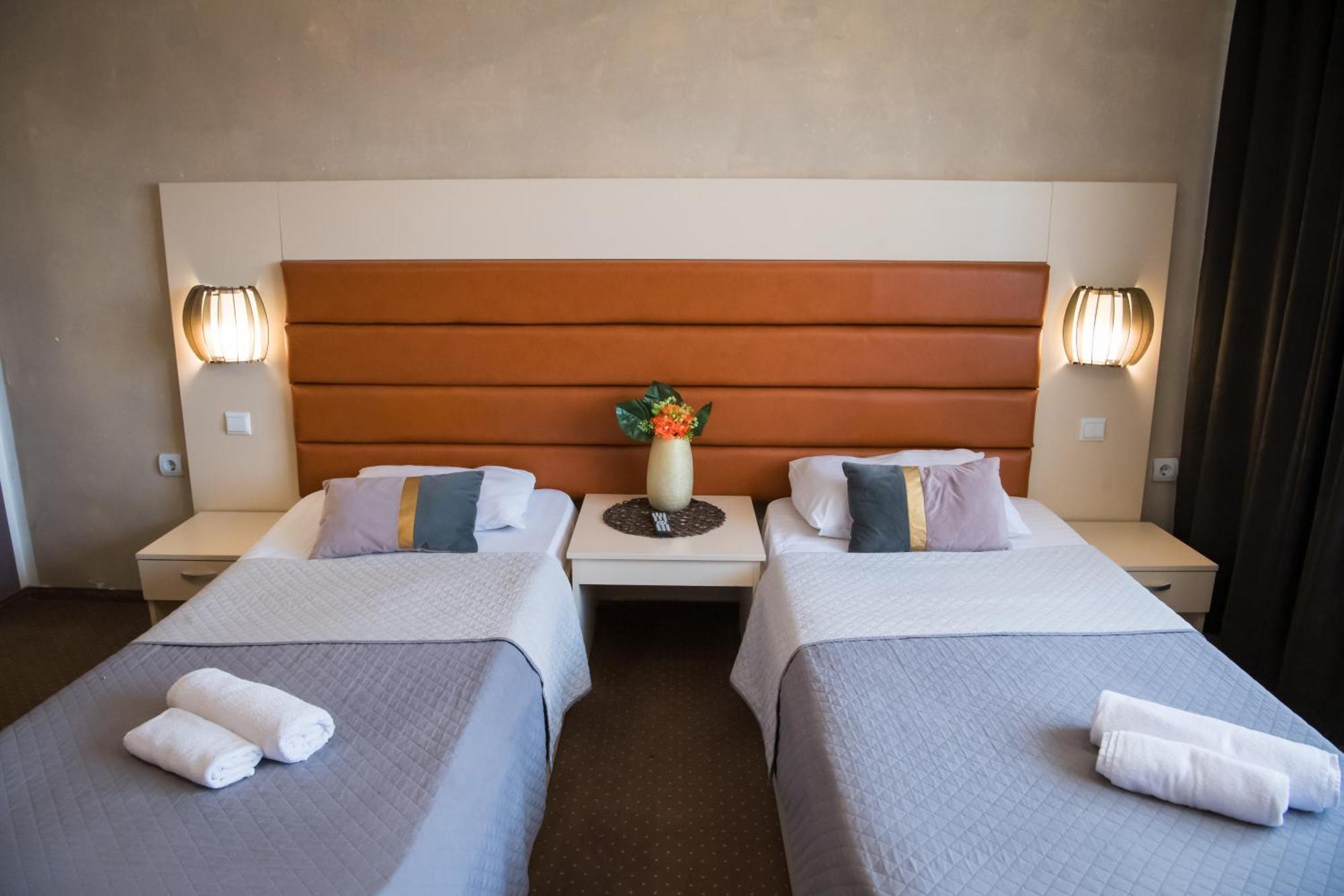 Mbi Travel Inn Craiova Exteriér fotografie