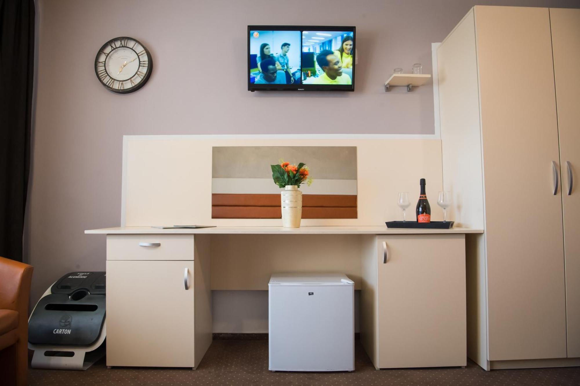 Mbi Travel Inn Craiova Exteriér fotografie