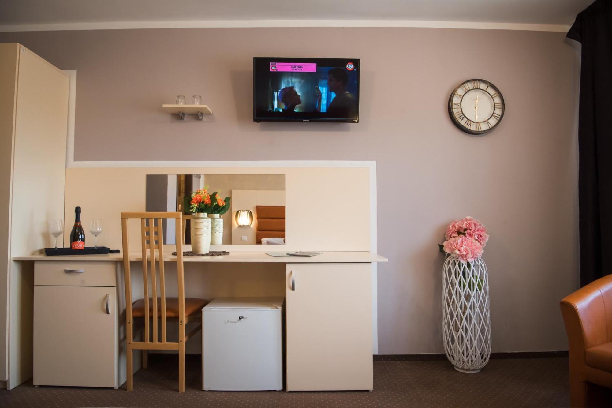 Mbi Travel Inn Craiova Exteriér fotografie